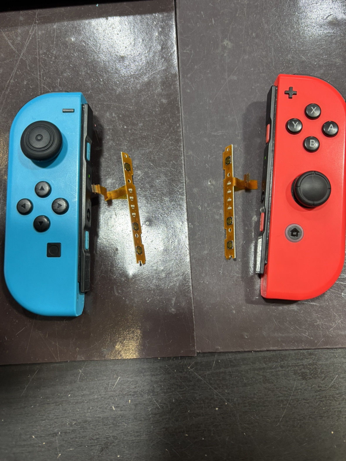 NintendoSwitch SR/SLボタンケーブル交換　伊丹市よりお越しのお客さま