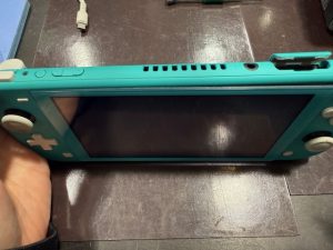 任天堂SwitchLite　画面浮き