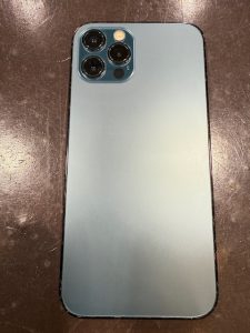 iPhone12pro　バックパネル交換