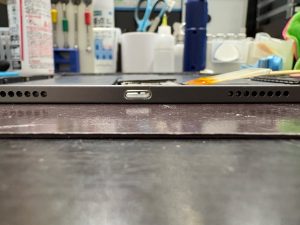 iPad Pro 11inch 第3世代 フレーム矯正後