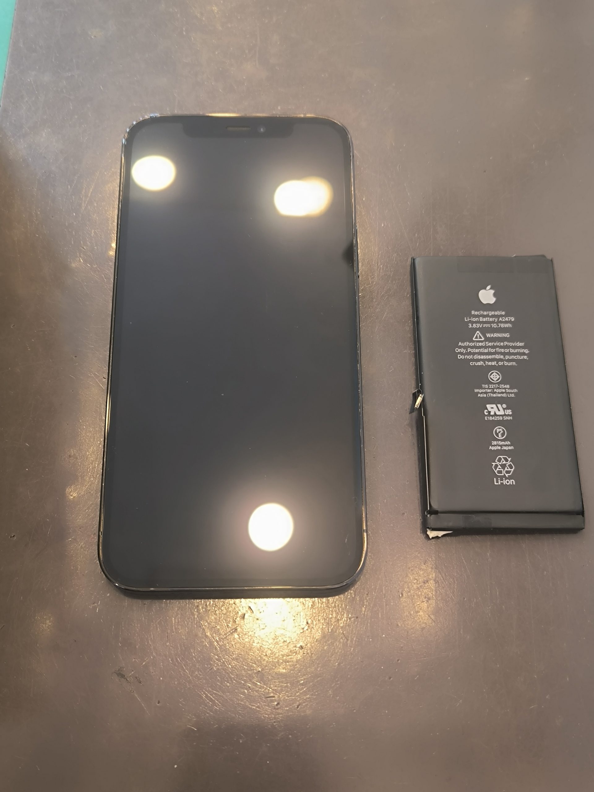 【つかしん店】　iPhone12proバッテリー交換　尼崎市よりお越しのお客様