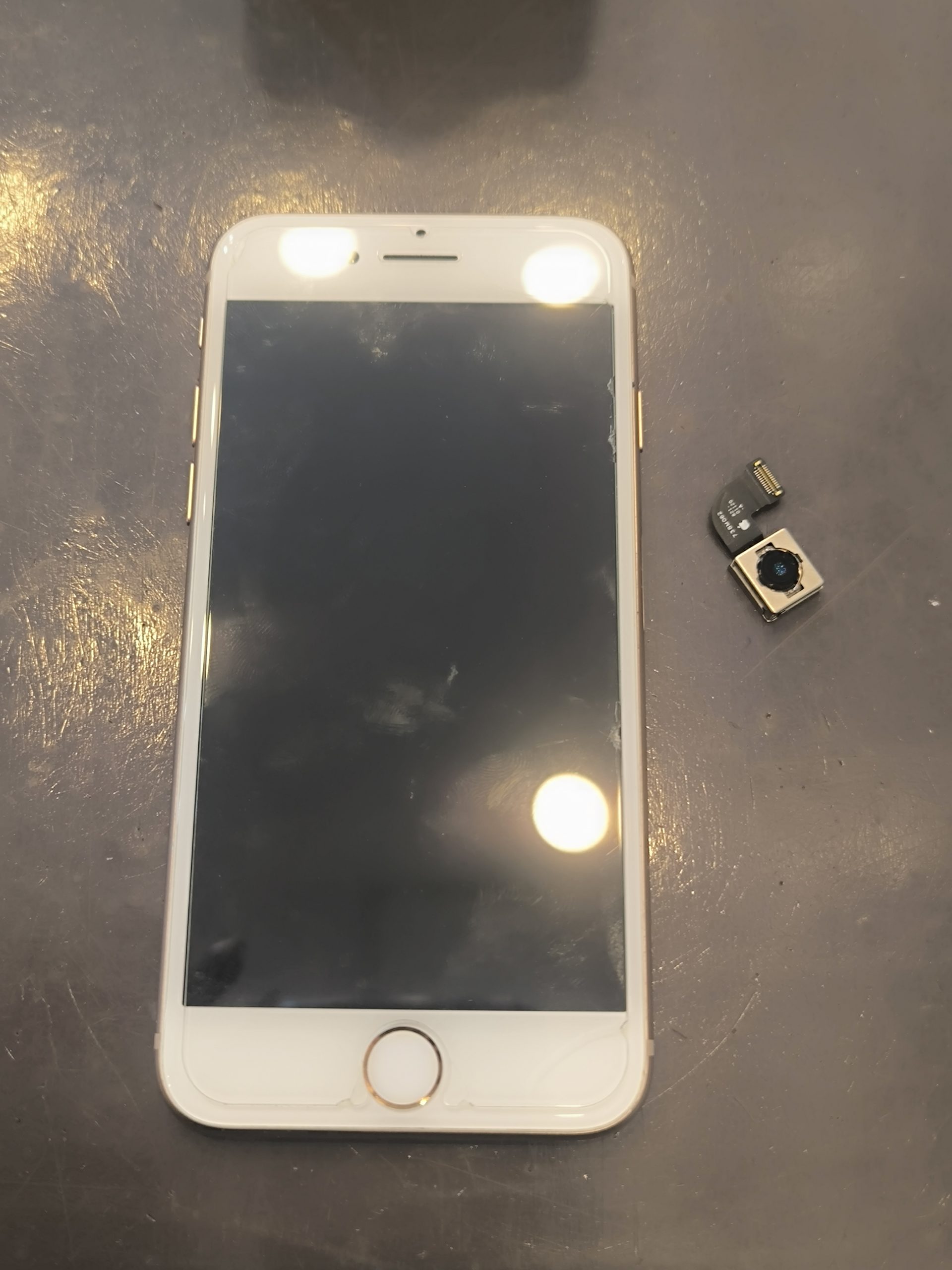 iPhone8　バックカメラ交換