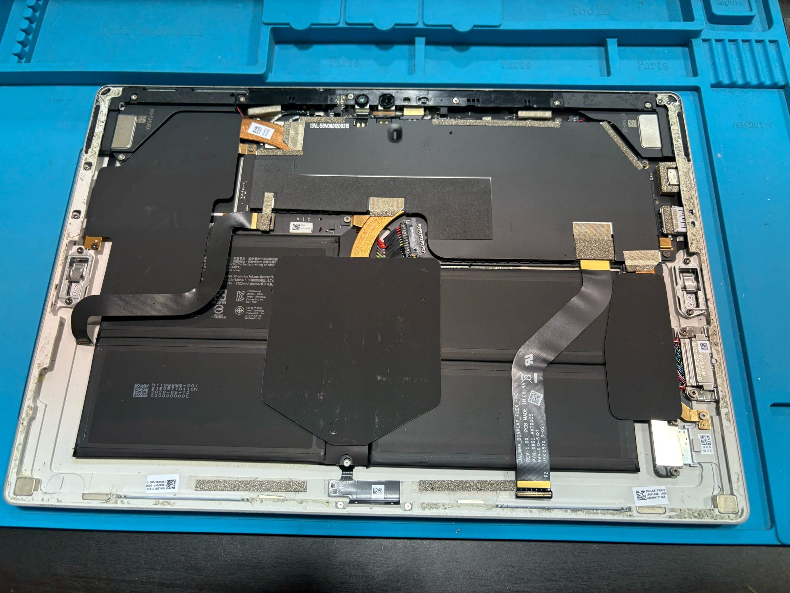 【イオンモール伊丹店】Surface Pro 7 画面修理 症状:画面割れ｜Surface修理伊丹 ラップトップ修理伊丹 ノートPC修理伊丹
