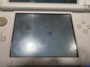 液晶修理 3DSLL 液晶漏れ