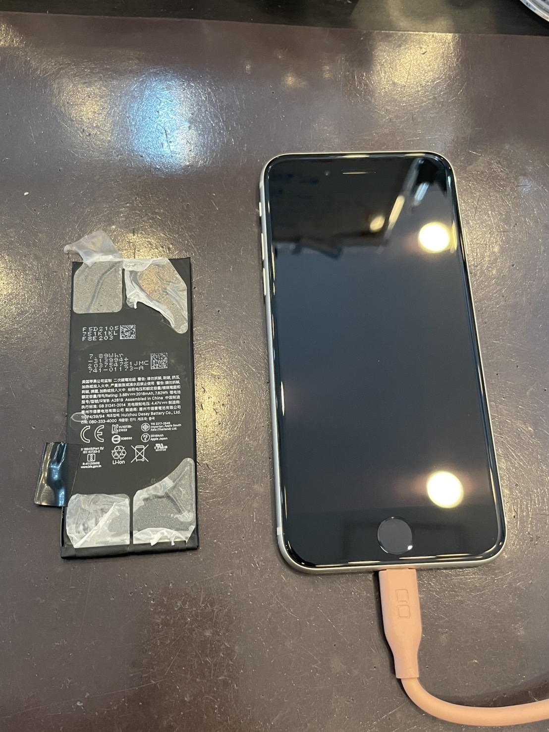iPhoneのバッテリー交換　最短１時間でお返しできます✨