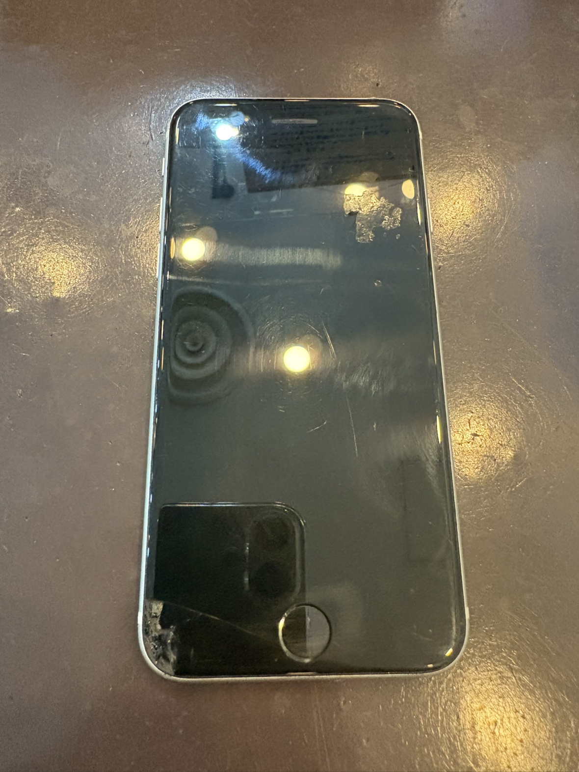 【つかしん店】iPhoneSE2 画面交換 【尼崎市よりお越しのお客様】
