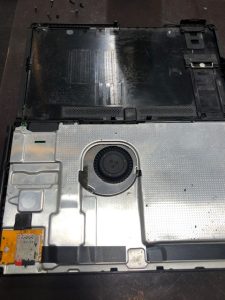 任天堂Switch　バッテリー膨張